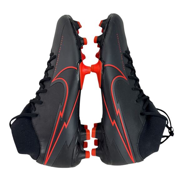 Nike Dynamic Fit Men's Black and Red Athletic Shoes - Picture 3 of 10